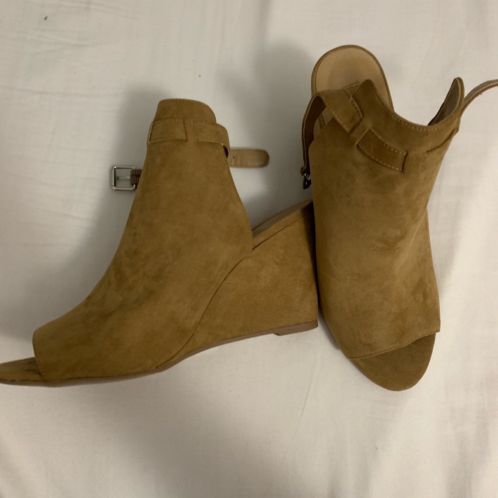 Tan open toed wedged booties